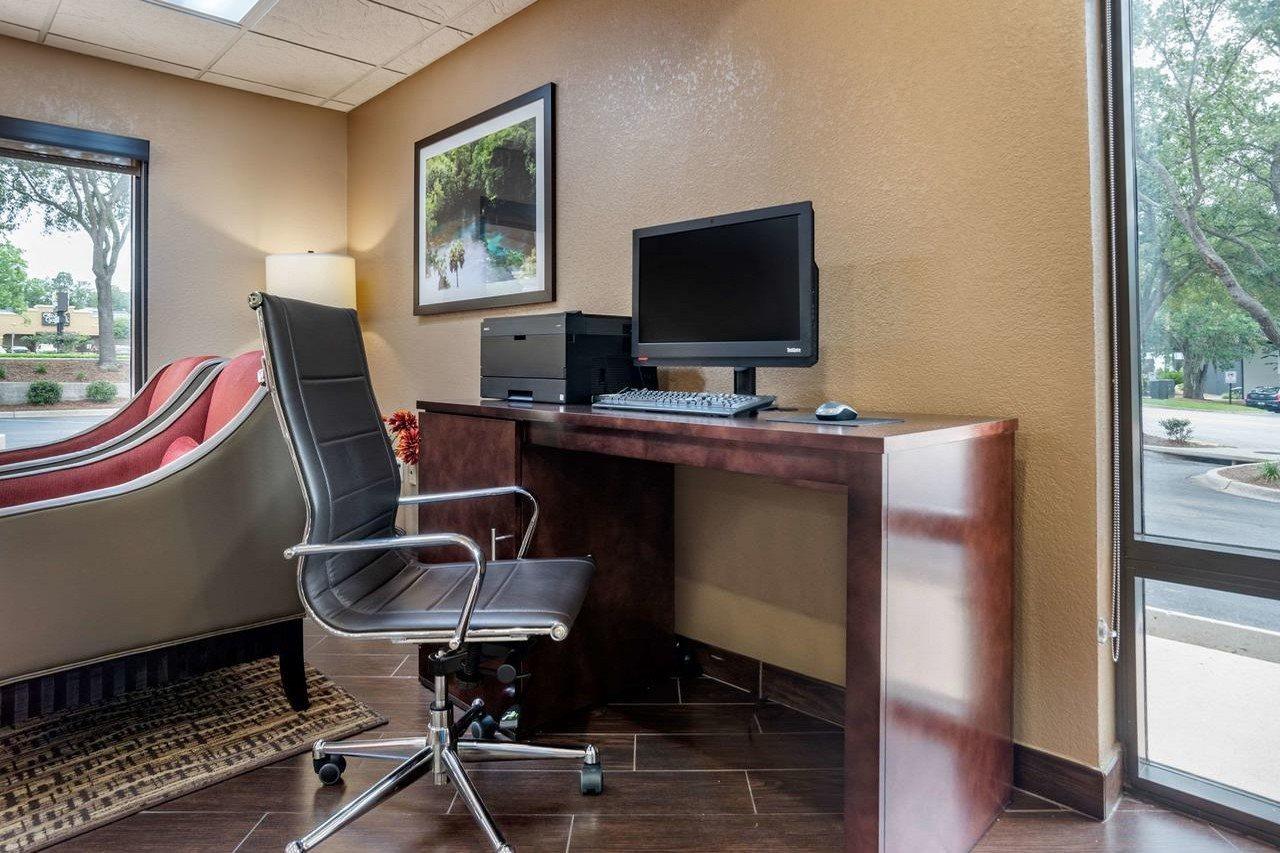 Comfort Suites Tallahassee Capitol - University Area ภายนอก รูปภาพ