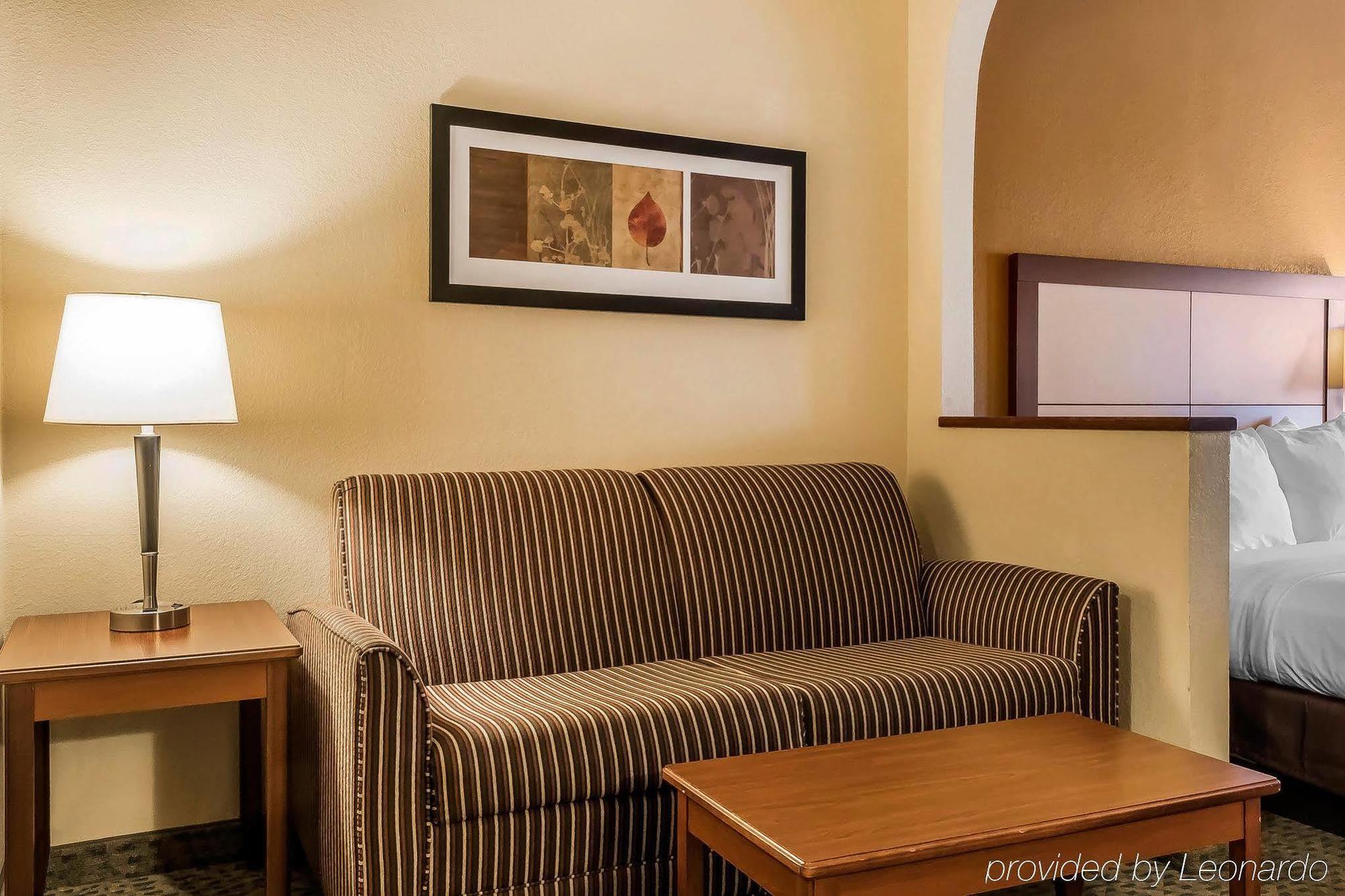 Comfort Suites Tallahassee Capitol - University Area ภายนอก รูปภาพ